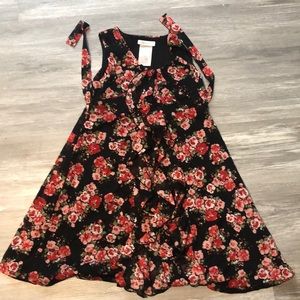Rose dress with necklace